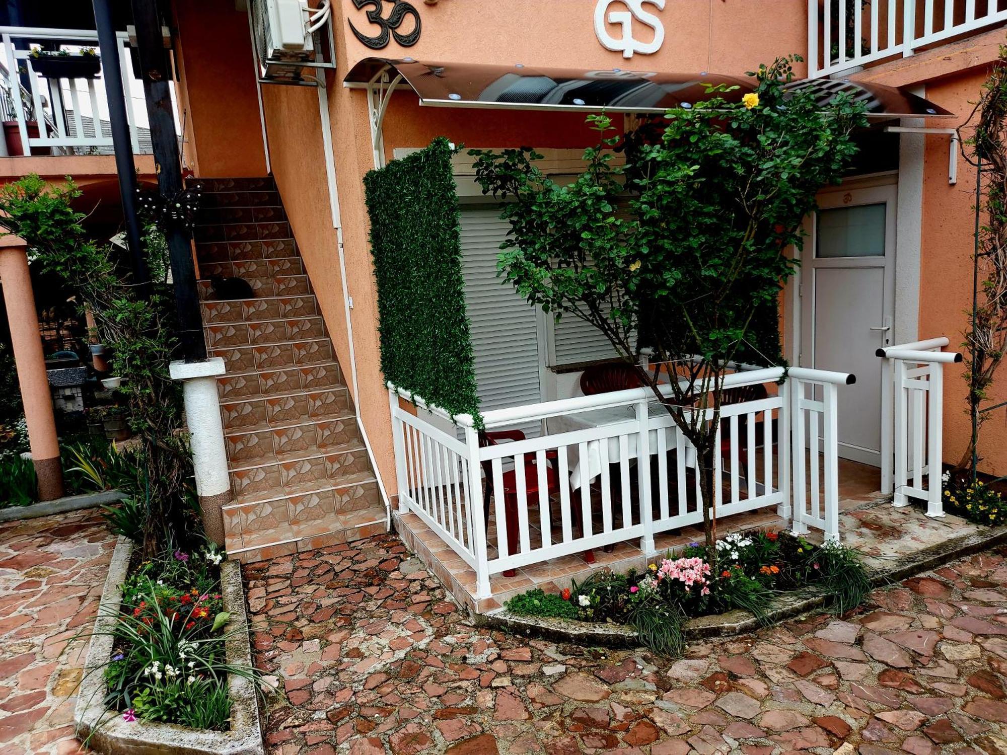 Apartmani Gs ***** Zavidovici Esterno foto